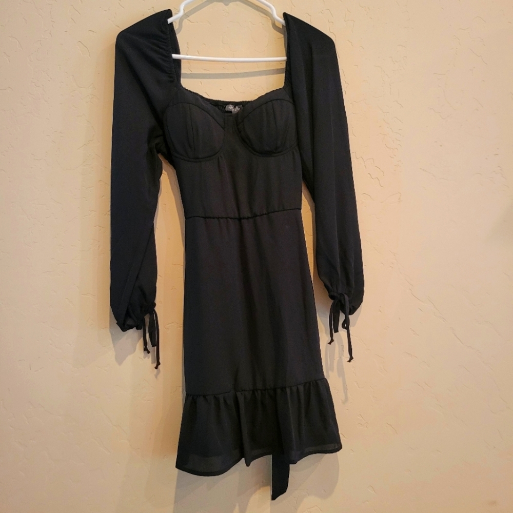 Black long sleeve dress
